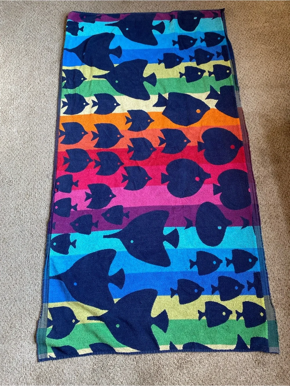 Vintage Tropical Colorful Fish Print Beach Towel - Rainbow Navy Background